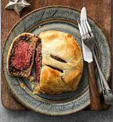 Individual Beef Wellingtons with Red Wine Jus
