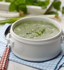 Polévka z mladých kopřiv