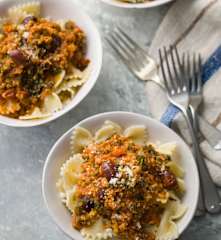 Spicy Sausage Farfalle with Sun-dried Tomatoes and Olives - Farfalle con salsiccia piccante, pomodori secchi e olive