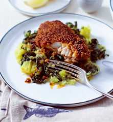 Spinat-Kartoffeln mit paniertem Rotbarsch