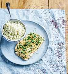 Salmão com arroz de coentros