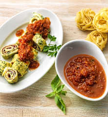 Varoma-cooked vegetable ragout with omelette