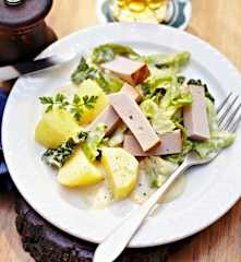 Wirsing mit Leberkäse, Kartoffeln und Käsesauce