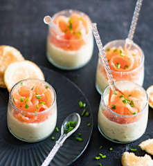 Wytrawne serniczki z łososiem