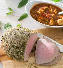 Mușchi de vițel în crustă de ierburi aromatice, cu sos de carne