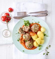 Hackbällchen mit Tomatensauce