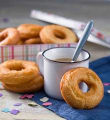 Rosquillas fritas de nuez moscada