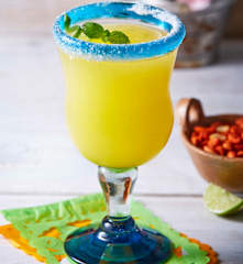 Coctel de chile habanero y mango