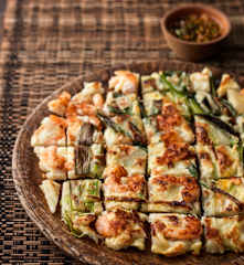 Pajeon (Savoury Seafood Pancake)