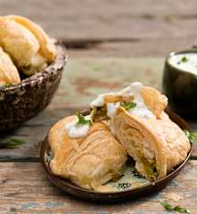 Taštičky s bramborovou-hráškovou nádivkou