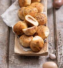 Ziołowe bułeczki z pasztetem