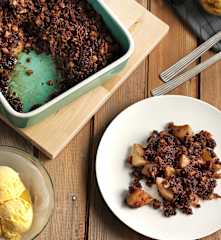 Crumble de pera con chocolate