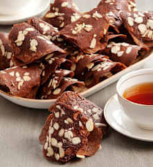 Tegole al cacao con mandorle