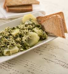 Pimientos y patatas con huevos revueltos