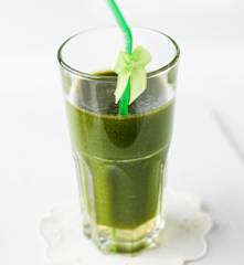 Sumo de alface e uvas