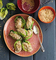 Enrolados de atum em alface