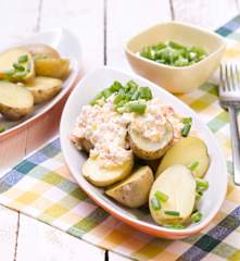 Brambory s tvarohem a zeleninou