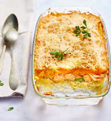Parmentier de patate douce au saumon et poireau