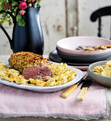 Borrego com couve-flor gratinada e puré de grão