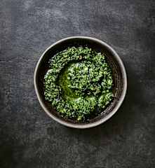Petersilien-Erdnuss-Pesto
