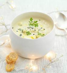 Velouté de chou-fleur truffé et fourme d'Ambert