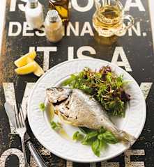 Dourada com manjericão