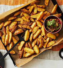 Kartoffelspalten mit Guacamole