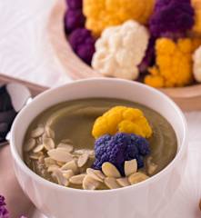 Crema di cavolfiori colorati e mandorle