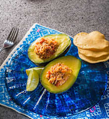 Aguacates rellenos de jaiba