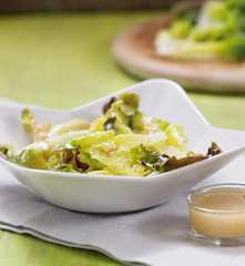 Sarımsaklı Salata Sosu