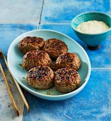 Frikadellen-Grundrezept mit Senf-Dip