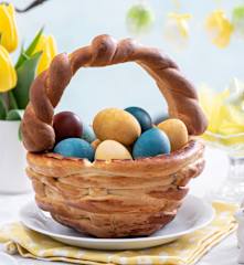 Drożdżowy koszyczek wielkanocny