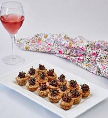 Gorgonzola cheesecakes with pear jam