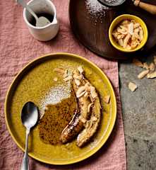 Bananas with coconut cinnamon sauce