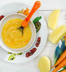 Vařené brambory s mrkví