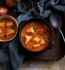 Verduras de raíz con quinoa en cocción lenta