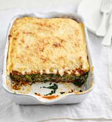 Lasanha fresca de beterraba com recheio de espinafres e ricota