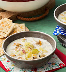 New England clam chowder (Sopa de almejas de Nueva Inglaterra)