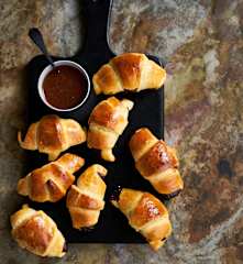 Croissants recheados com creme de chocolate