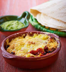Cazuela de queso con chorizo