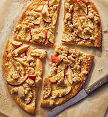 Apple-Crumble-Pizza