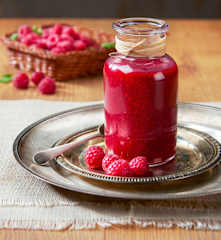 Salsa ai lamponi, semi di chia e stevia