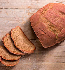 Pane rosa alle barbabietole e finocchietto selvatico