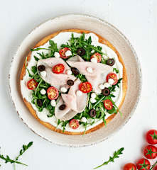 Tarta de parmesano con fiambre de pavo y vegetales