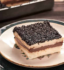 Γλυκό ψυγείου με μπισκότα