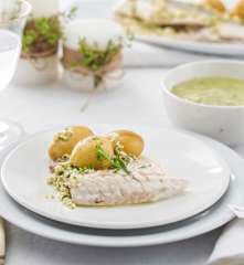 Lubina al vapor con salsa gribiche