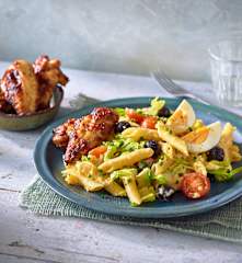 Nudelsalat mit Cajun-Wings