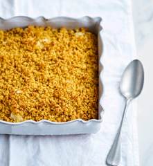 Bacalhau no forno com grão e crosta de broa