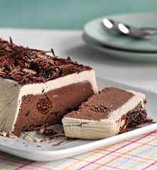 Tarta helada de chocolate y café con higos