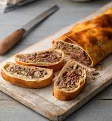 Stroganoff Strudel